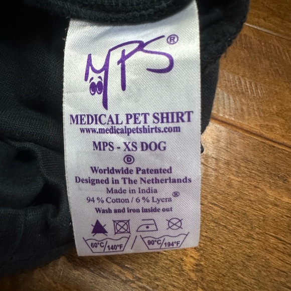 Black Dog Surgery Recovery Onsie with snap closure - Picture 5 of 7